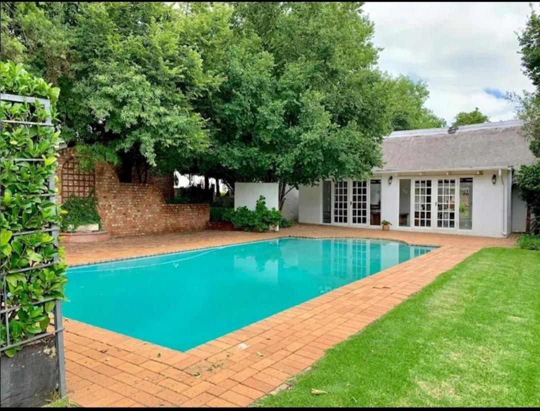 The Hertford Country Hotel Johannesburg Exterior foto